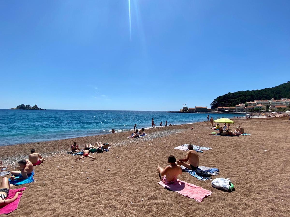 Family Beachfront Apartment Petrovac na moru Exterior foto